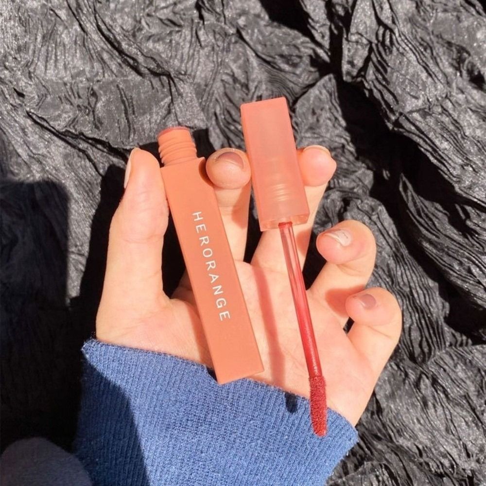 New Matte Finish Velvet Lip Gl - огляд і ціна Matte Velvet Lip Tint Long Lasting