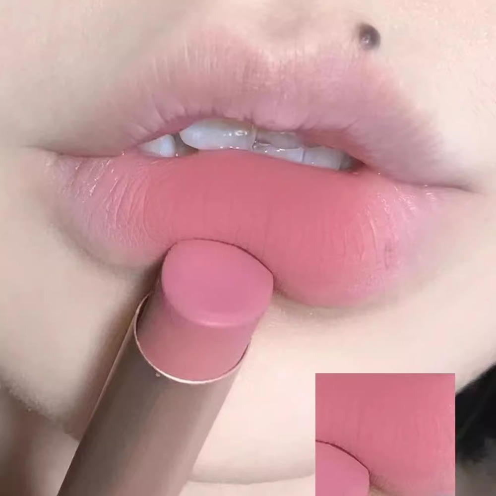 Velvet Matte Lipsticks Moistur - огляд і ціна Matte Velvet Lip Tint Long Lasting
