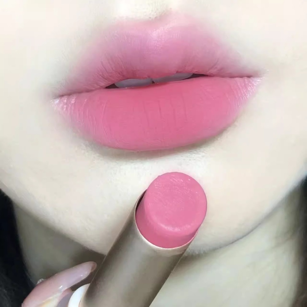 Velvet Matte Lipsticks Moistur - огляд і ціна Matte Velvet Lip Tint Long Lasting